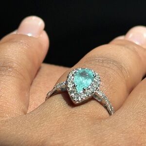 Teardrop Silver Ring with Paraíba Turmaline Gem- Certified - 0.8crt - Size 7